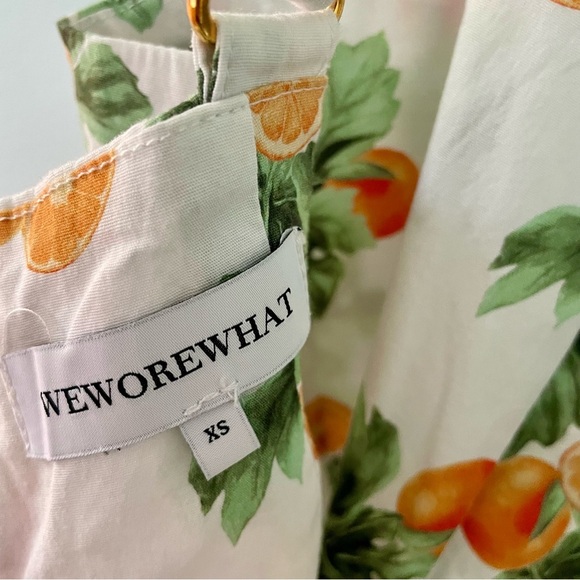 WEWOREWHAT STRAIGHT NECK CORSET white orange fruit size extra small - Picture 6 of 9